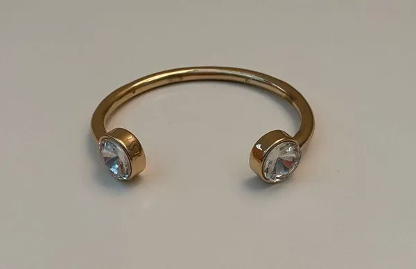 Gold and rhinestone bracelet. - Image 4