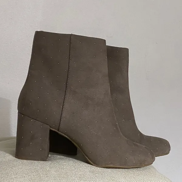 Old Navy Boots Women's Size 10 Grey Suede Leather Pointed Ankle Boots like new one worn - Image 6