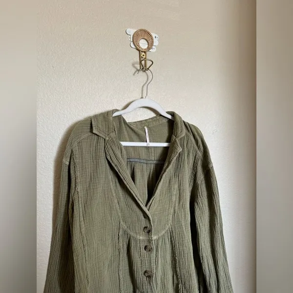 Free People all about the feels button down top tunic‎ shirt sz large in green - Image 2