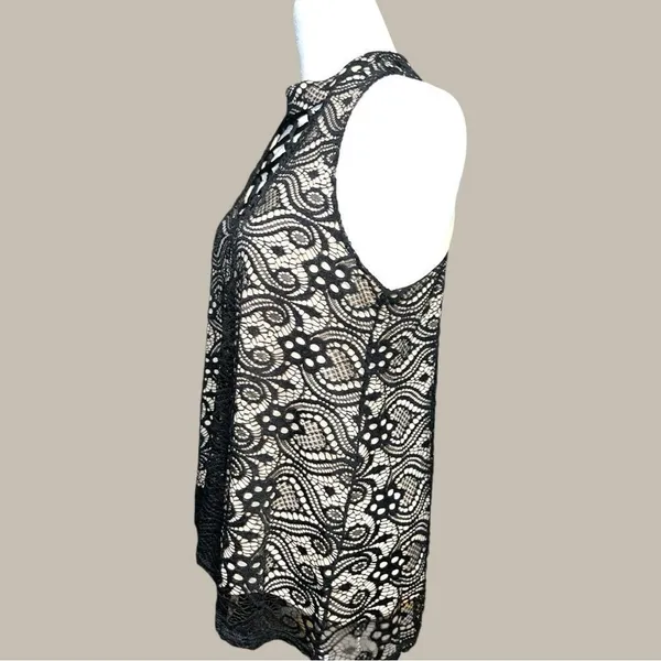Rue 21 super cute sleeveless lace top with lace up design in front of! - Image 6