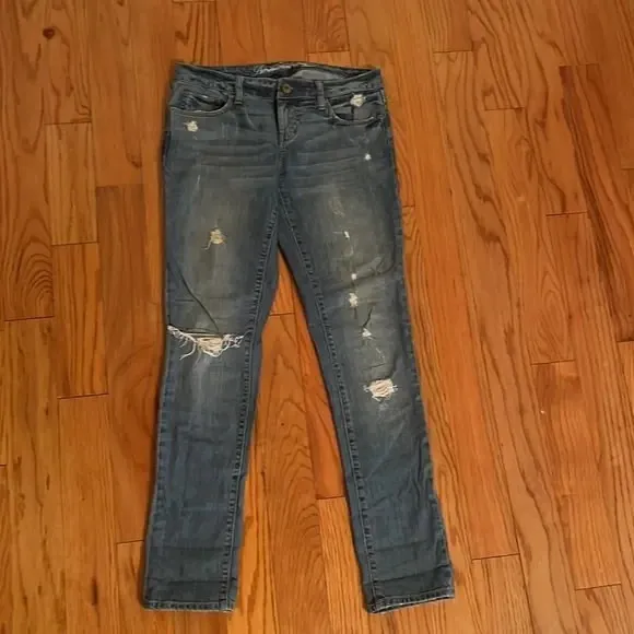 American Eagle Distressed Skinny Jeans Size 6 - Image 2
