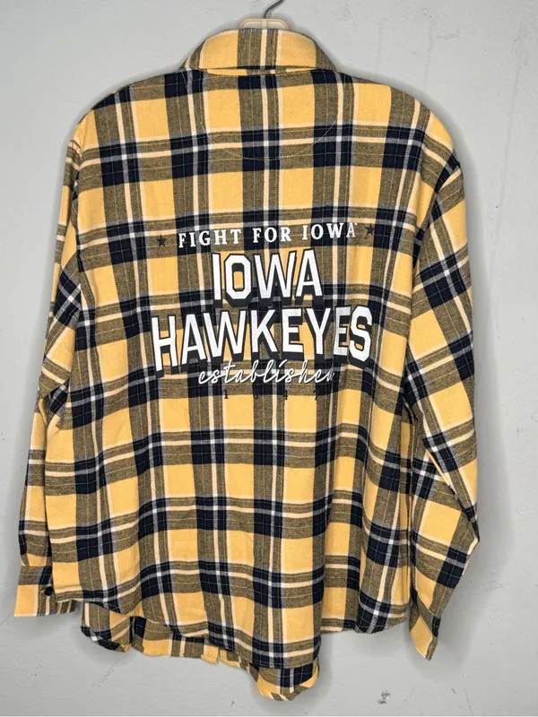 GameDay Social Iowa Hawkeyes Shirt nwot - Image 4
