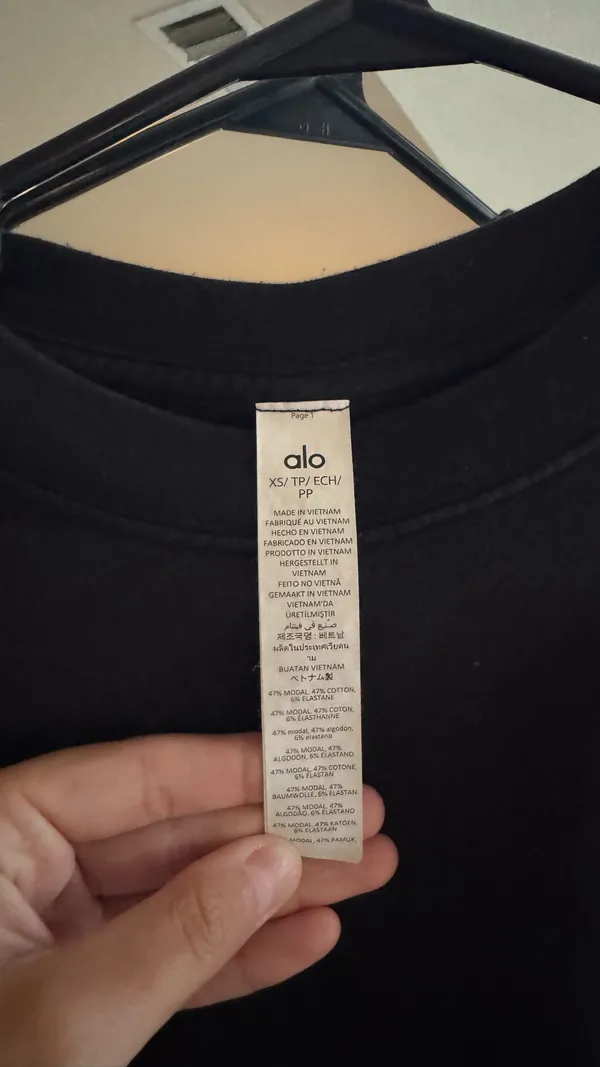Alo Yoga Cropped Long Sleeve Black Top - Image 8