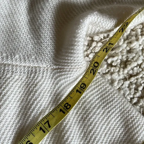 Vince 100% cashmere beautiful off white ribbed long cardigan - Image 13