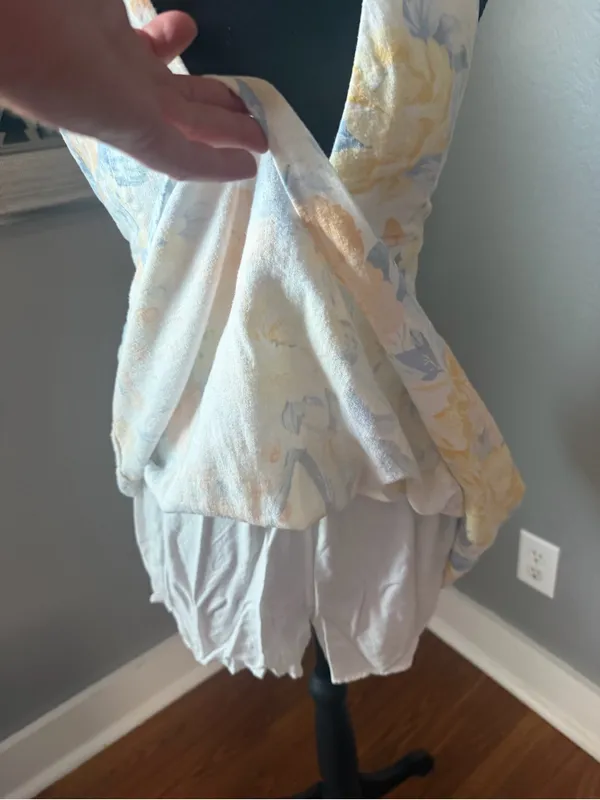 Abercrombie & Fitch Linen Blend floral mini dress shorts underneath small - Image 6