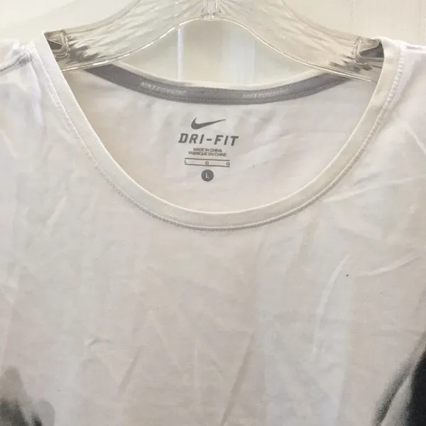 FINAL MARKDOWN Nike dri fit tee large - Image 2