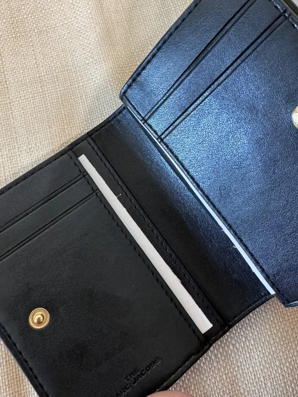Marc Jacobs Mini Compact Wallet Item No. M0015122 - Image 4
