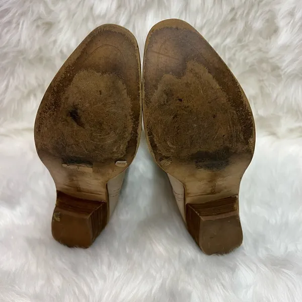 BCBGeneration ‘Bastille’ Cowboy Boots, Pull‎ On Boots Size 8 Bin 17 - Image 8