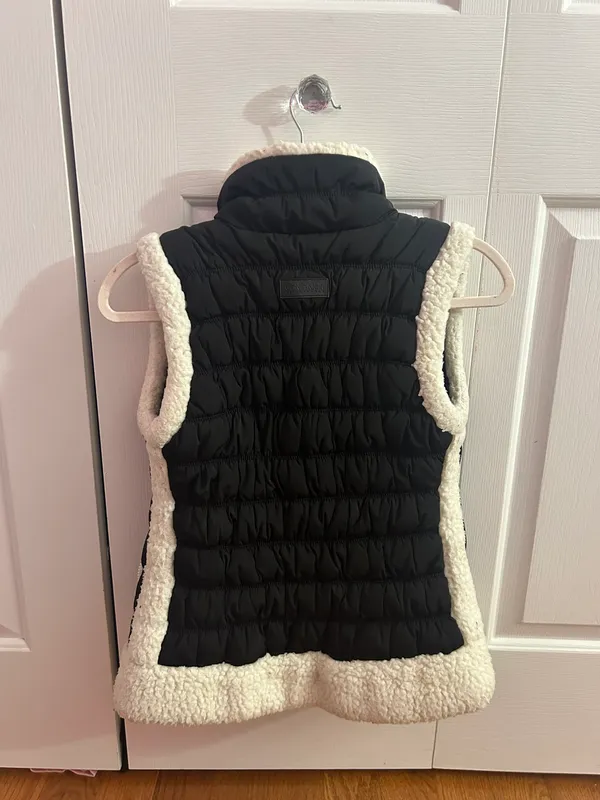 Calvin Klein Black Puffer Vest - Image 2