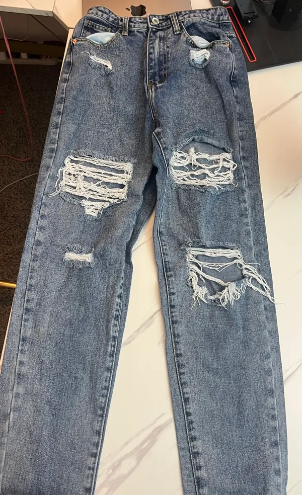 PRETTYLITTLETHING Mid Blue Ripped Mom Jeans - Image 5