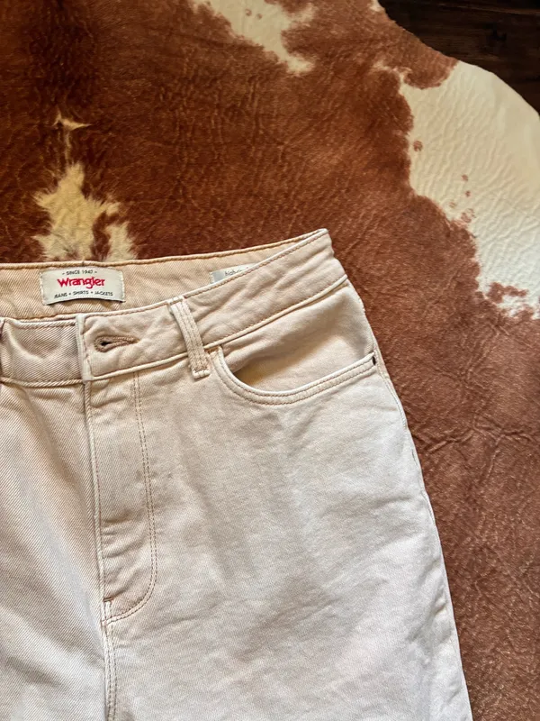 Women's Flare Jeans Beige Bell Bottom Pants Wranglers size 10/30 X 32 High rise fierce flares - Image 3