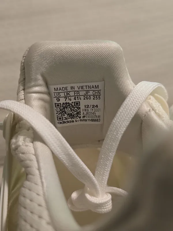 adidas Cream Knit Sneakers with Green Accents - Image 10