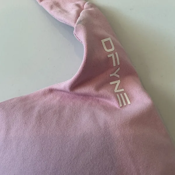 DFYNE Halter Neck Sports Bra Pink Seamless Ribbed Band Small Workout Gym Top - Image 2