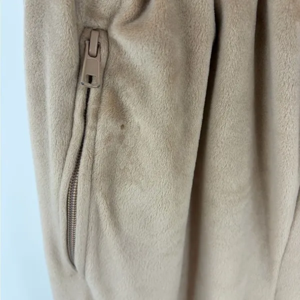 Skims women’s velour high rise jogger pant tan honey comfort loungewear size XS - Image 3