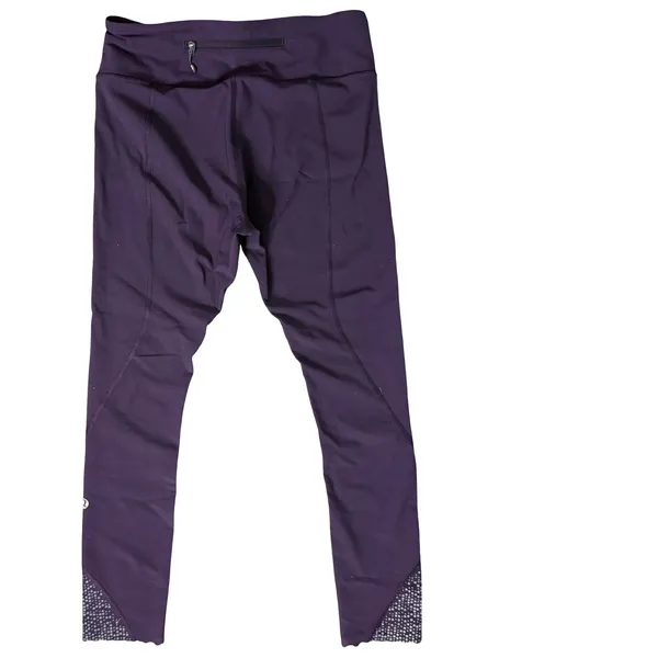 Lululemon Eggplant Purple Tight Stuff Scalloped Hem Crop Capri Leggings size 6 - Image 5