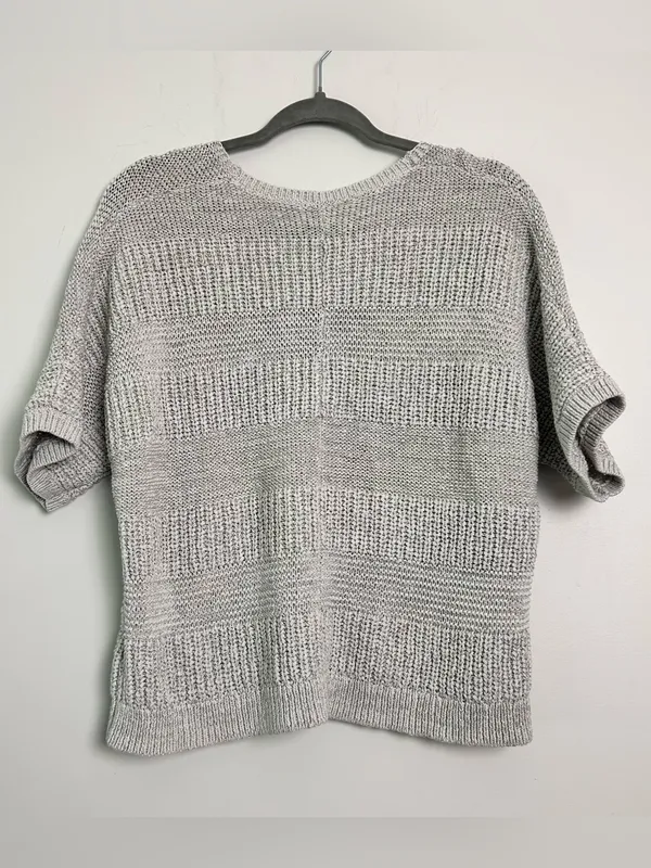 Uniqlo|Light Gray V-Neck Short Sleeve Knit Sweater sz L - Image 4