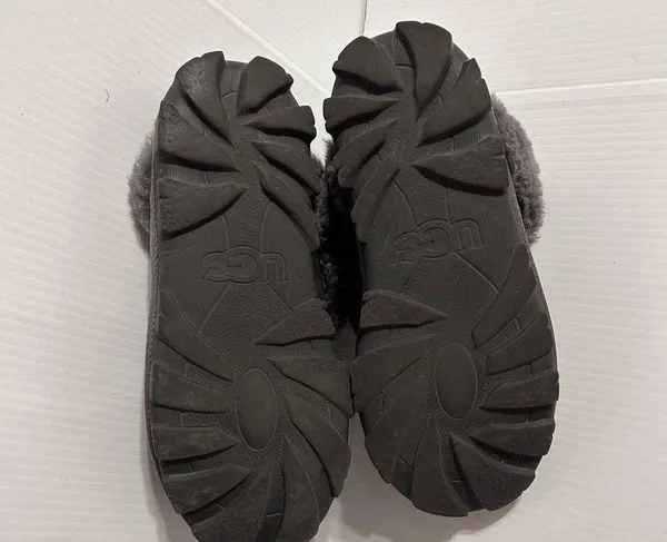 UGG Women's Charcoal Sheepskin Slippers women size 7 - Image 8