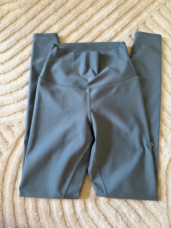 Alo Airlift Yoga Leggings - Image 2