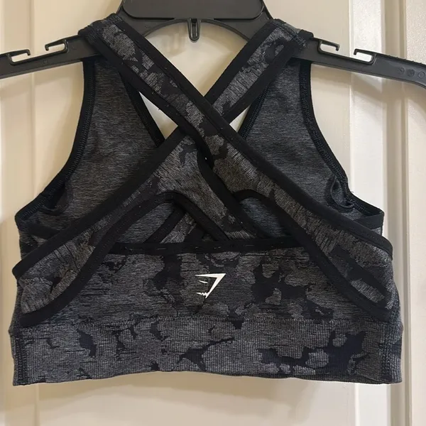 Gymshark Adapt Camo Seamless Sports Bra Black Size Small - Image 6