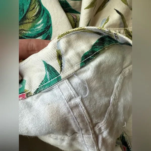 Vintage 90s jungle floral denim cotton jean shorts, size 4/6 - Image 9