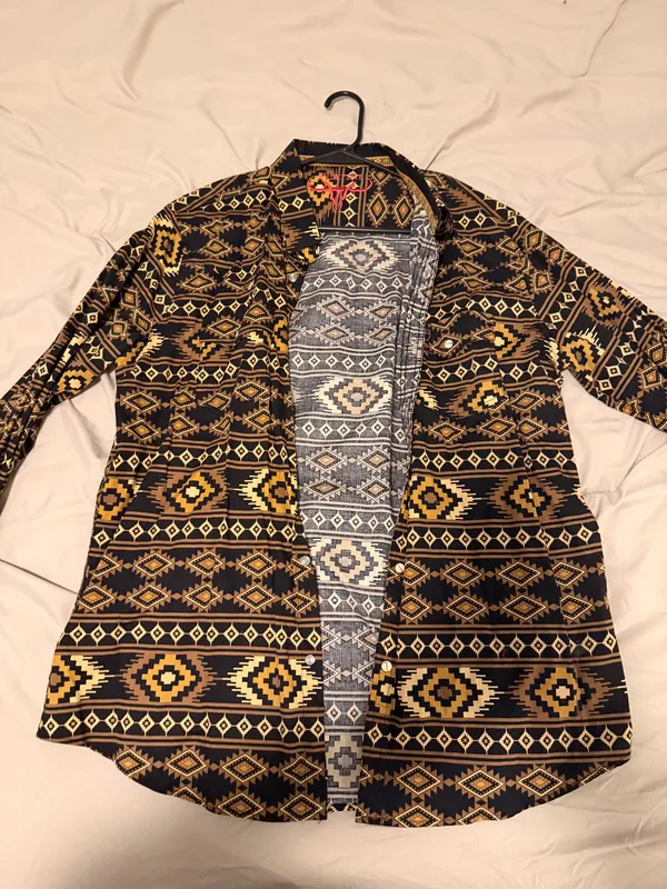 Long sleeved botton up shirt - Image 3