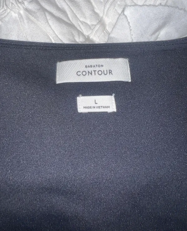 Aritzia Black Contour Cropped Low V Neck - Image 3