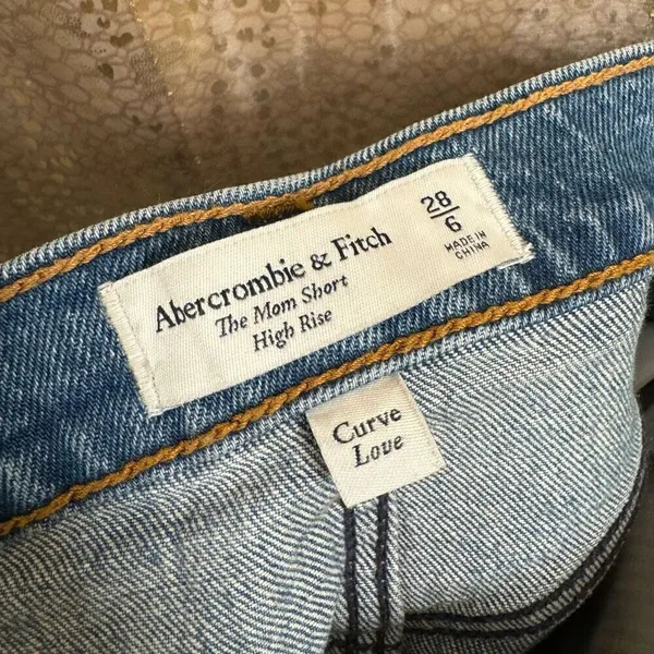 Abercrombie & Fitch Distressed High Rise Curve Love Mom Shorts 6/28 - Image 5