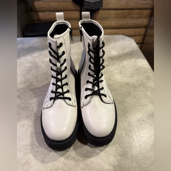 A New Day, Woman’s White Combat Boots Size 9 1/2 - Image 5