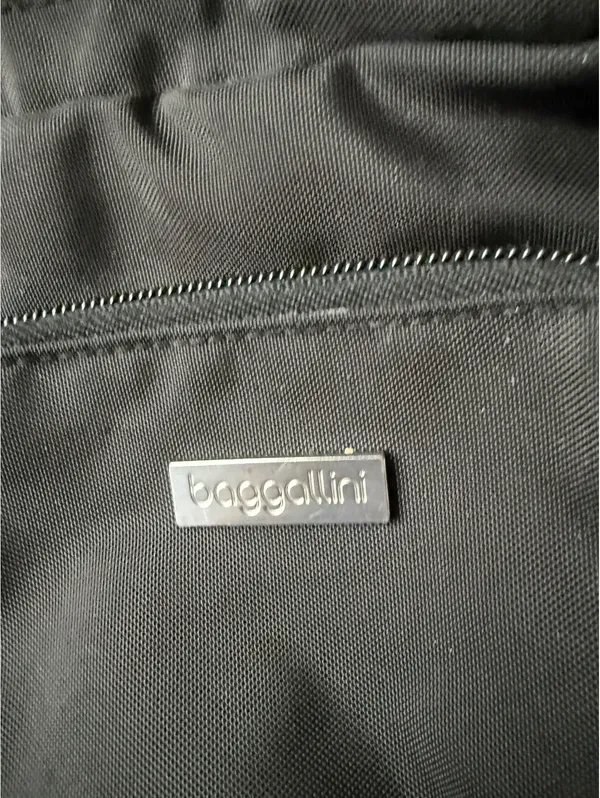 Baggallini Black Crossbody Shoulder Bag with Multiple Pockets - Image 3