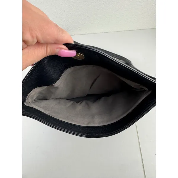 Vince Camuto Black Leather Crossbody Bag Flap Zipper Pocket‎ Adjustable Strap - Image 6