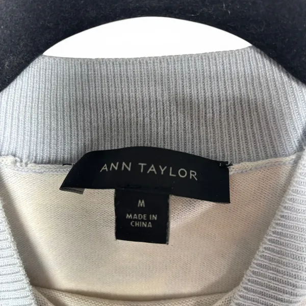 Ann Taylor M mock neck sleeveless top Floral Tank Knit sweater baby blue - Image 3