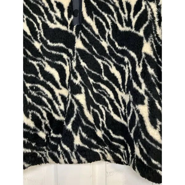 PacSun Zebra Print SzXL Cropped Sherpa Fleece Pullover – Black & Cream - Image 7
