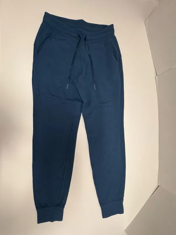 Lululemon Ready to Rule High‎ Rise Jogger With Pockets - Size 6. - Image 2