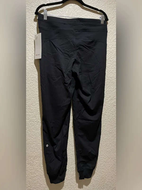 Lululemon NWT Dance Studio Mid Rise Joggers With Pockets Black Size 8 - Image 6