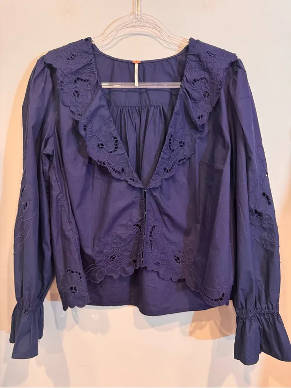 Free People Women’s Medium Maisie Cutwork Navy Bell Sleeve Embroidered Blouse - Image 2