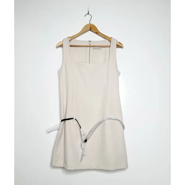 Abercrombie & Fitch NEW! Squareneck Belted Mini Dress Size Medium - Image 2