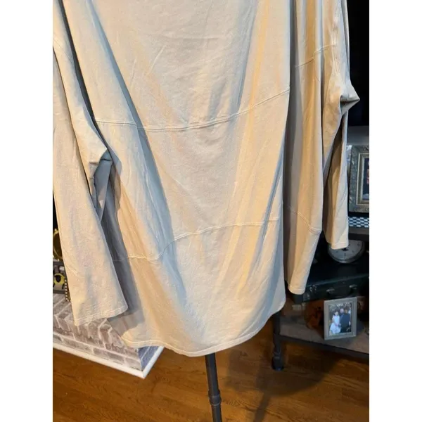 Lululemon Back in Action Long Sleeve Shirt in a neutral beige 18 - Image 3