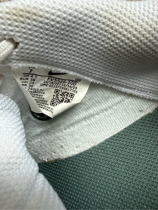 platform Nike White and Gum Low-Top Sneakers with Black Swoosh - Image 7