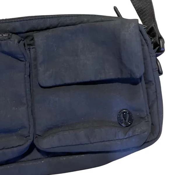 Lululemon Multi Pocket Nylon Crossbody Bag 2.5L Athletic Sporty Chic Travel - Image 3