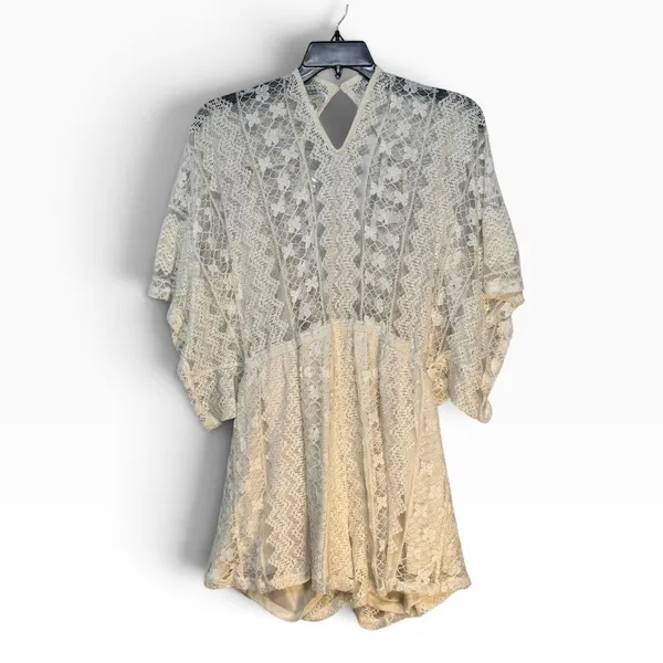 Venus Cream Lace Romper V-Neck Keyhole Back Tassel Tie Boho Size 1X - Image 4