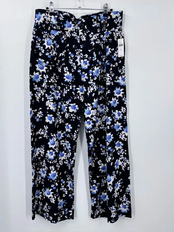 Anthropologie Black Floral Cropped Wide-Leg Pants - Image 3