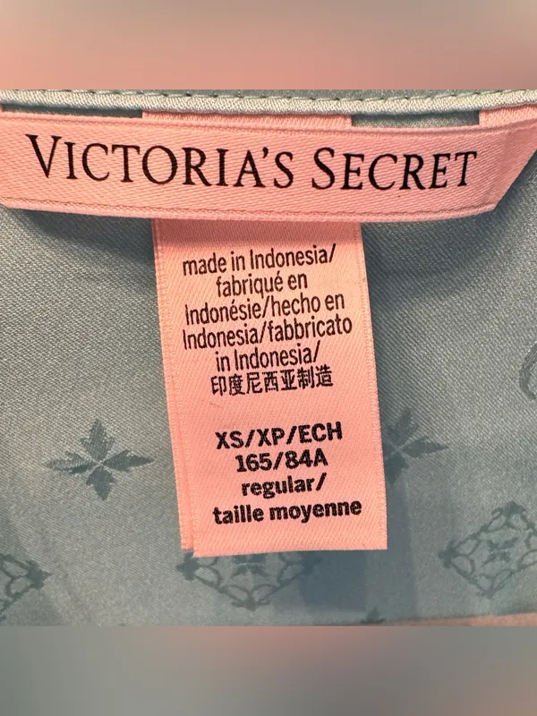 Victoria’s Secret Satin Pajama Set XS Mint Green Monogram Button Front NWOT - Image 5