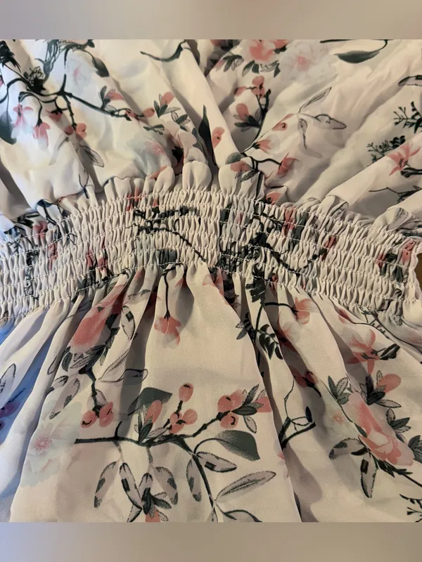 Jon & Anna Contemporary Floral Blouse M Smocked Waist Flutter Sleeve Boho - Image 3