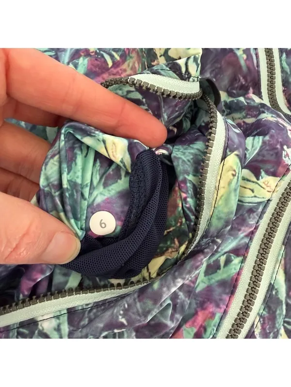 Lululemon Miss Misty Jacket II Iridescent Multi Size 6 Athleisure Workout - Image 6
