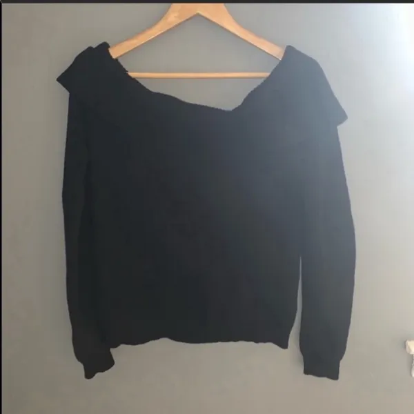 Lovers + friends black off shoulder sweater - Image 5