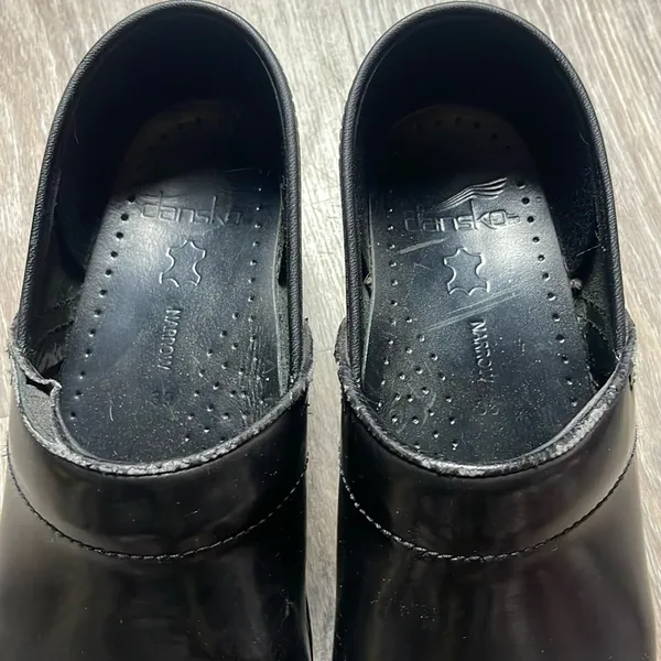 Dansko Leather Clogs Size 39 (US 8.5-9) Narrow - Image 5