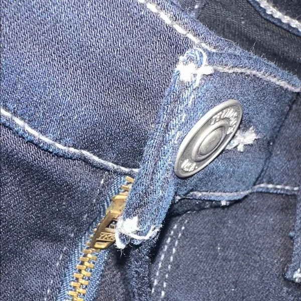 Hudson Women's Dark Blue Jeans size 28 - Image 3