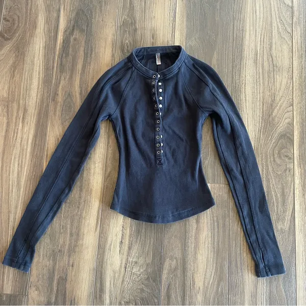 Free People Movement Kick Off Layer Black Long Sleeve Henley Top Size XS - Image 5