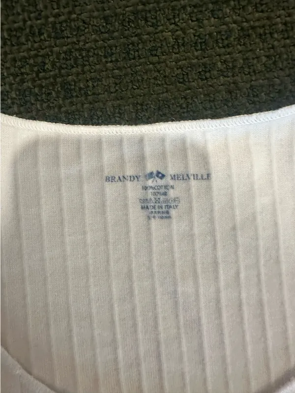 Brandy Melville White Long Sleeve Cropped Top - Image 3