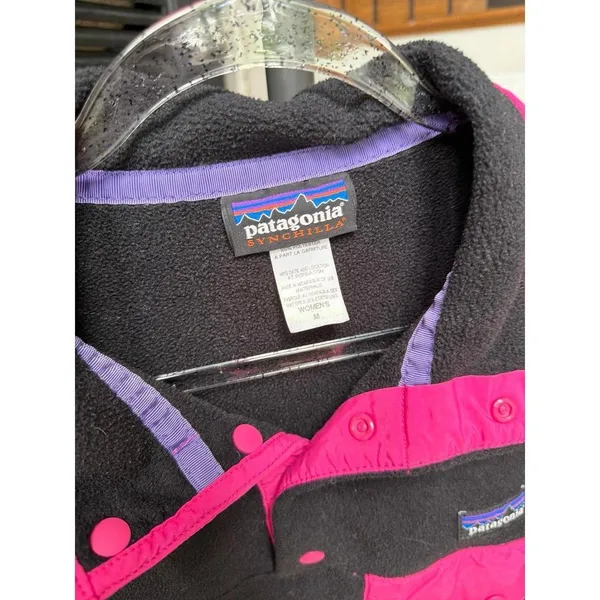 Patagonia Women's‎ Lightweight Synchilla Snap-T Pullover black pink fleece M - Image 3